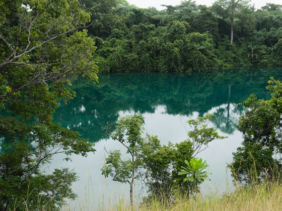 Lac bleu de Mouila - Gabon