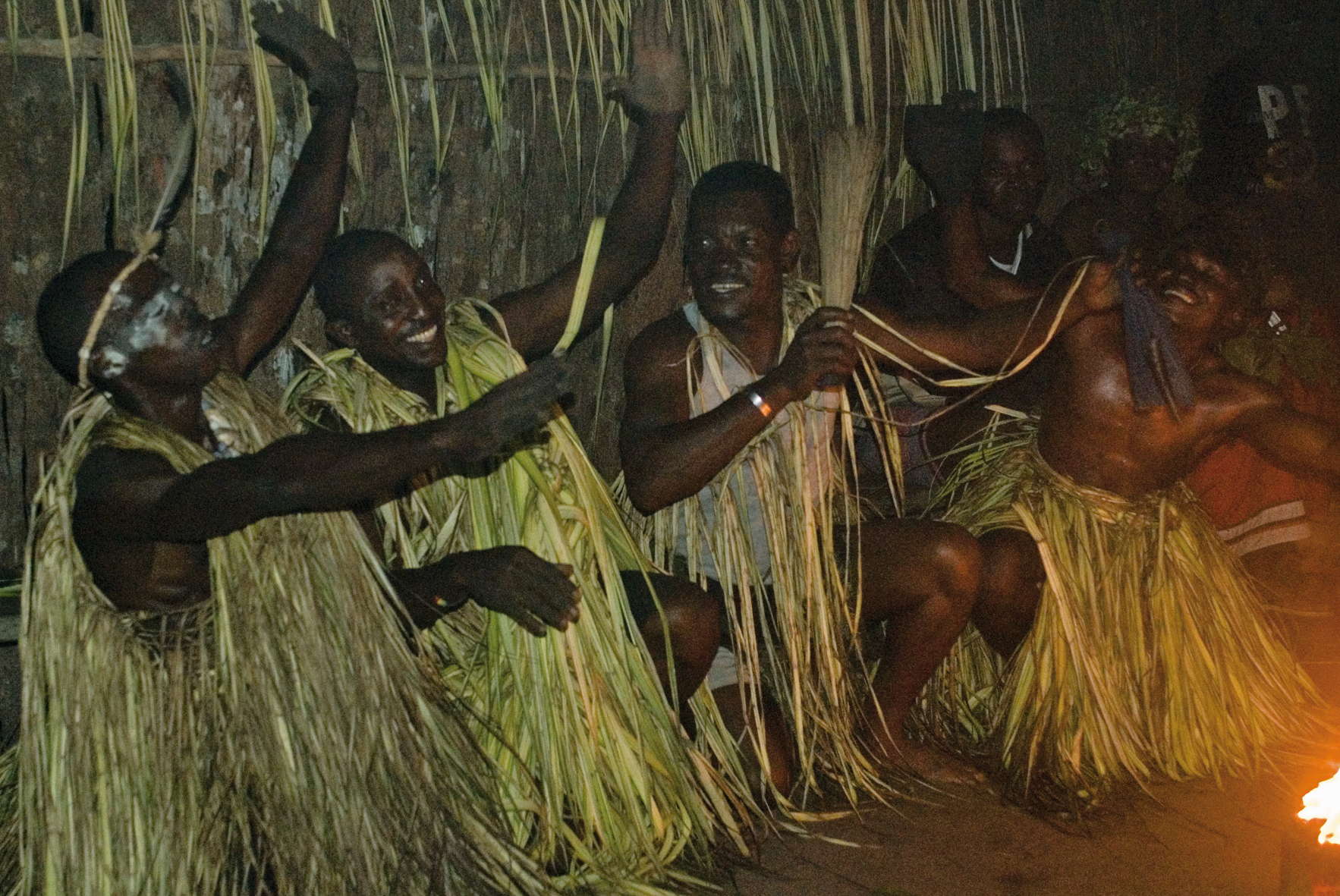 Cérémonie rituel dans leur village
