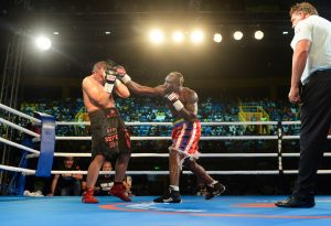 Taylor Mabika s’est offert la ceinture du championnat WBC